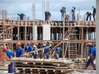 Custo da construção sobe 0,83% em maio, diz IBGE