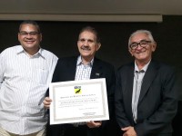 Florentino é homenageado com o Mérito Jornalístico do Sindjor
