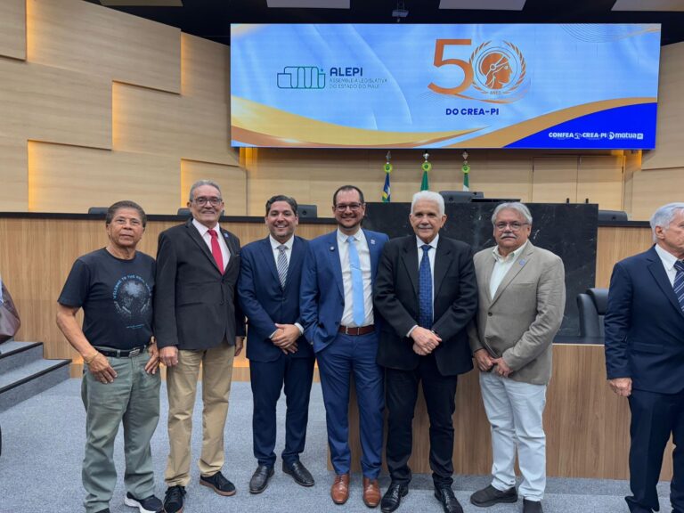 Diretoria do SENGE-PI participa de sessão solene em homenagem aos 50 anos de instalação do CREA-PI