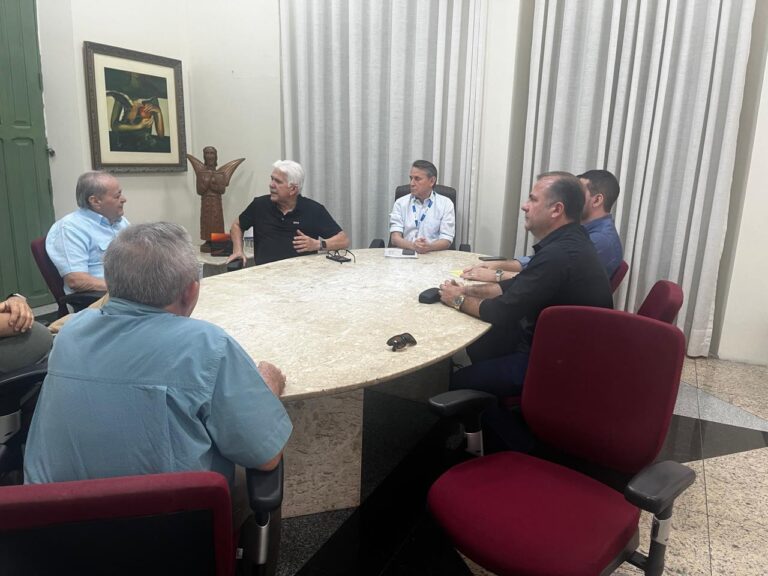 SENGE-PI TEM AUDIÊNCIA COM O PREFEITO SÍLVIO MENDES — NA PAUTA, AS REIVINDICAÇÕES SALARIAIS DOS ENGENHEIROS E ARQUITETOS DA PMT